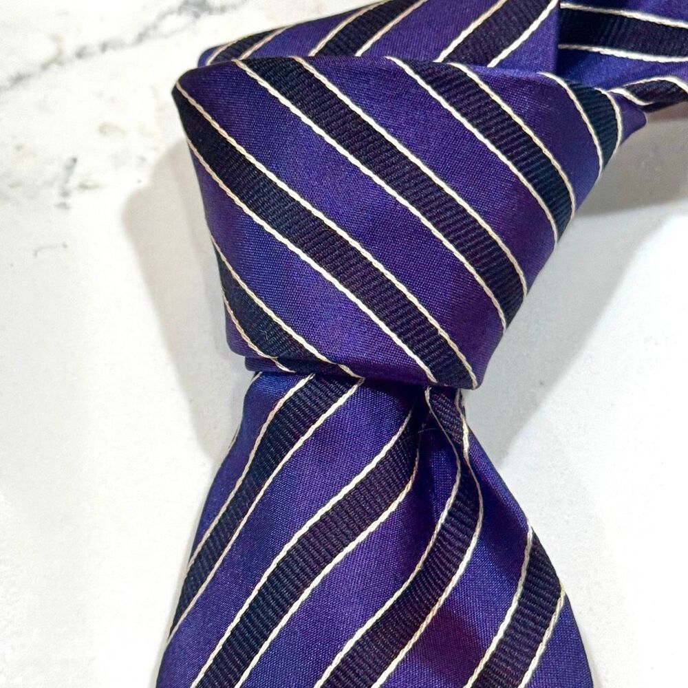 Luciano Berbera (Italy) 100% Silk Tie. Purple/Navy.